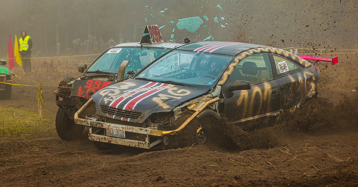 Szalona, charytatywna i pełna pasji niedziela w Sarnowie [FOTO, WIDEO] - HEJ.MIELEC.PL