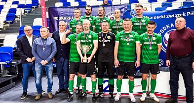 Dromader Chrząstów futsalowym wicemistrzem Podkarpacia oldboyów [FOTO]-93967