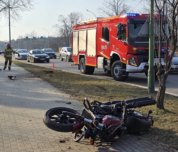 Wypadek z udziałem motocyklisty! Mężczyzna w szpitalu-94507