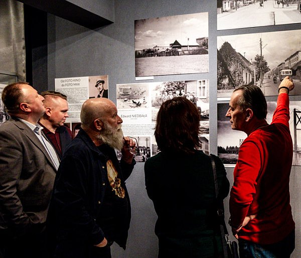 Retrospektywa z Mielca. Nowa kolekcja zdjęć w Jadernówce [FOTO]-94694