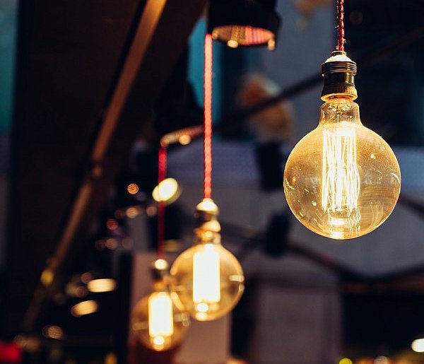 Rząd reaguje na rynek energii. Polacy poczekają dłużej -95649