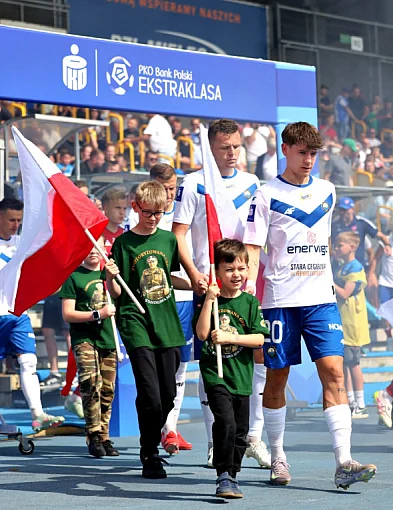 Patriotyczna oprawa meczu Stali Mielec [FOTO]-96170