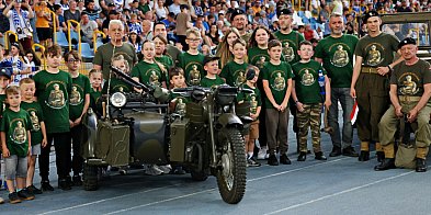 Patriotyczna oprawa meczu Stali Mielec [FOTO]-96170