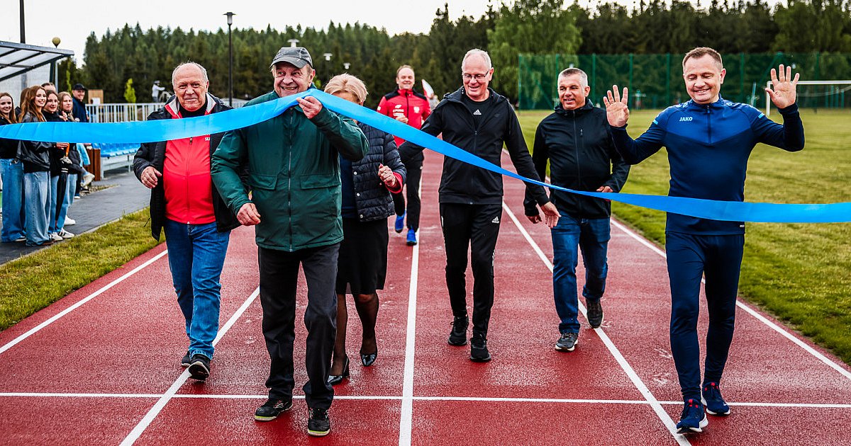 Nowy kompleks sportowy w Dobryninie oficjalnie otwarty [FOTO] - HEJ.MIELEC.PL