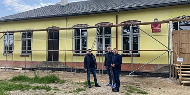 Remontują dawną szkołę. Prace za niemal milion złotych-96675