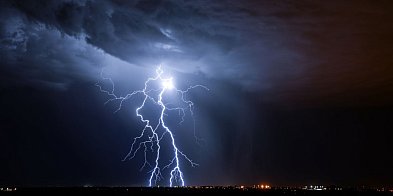 Pogodowe ostrzeżenie. Będą burze, wiatr i grad-96701