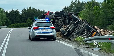Groźnie na obwodnicy Mielca. Ciężarówka wypadła z drogi-96865