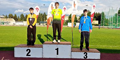 LKS Stal Mielec triumfuje w Mistrzostwach Podkarpacia U16 -96950