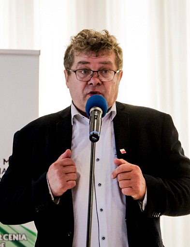 Starosta o fatalnym trendzie w Mielcu. Lista chętnych na etat za 3500 zł?-96968