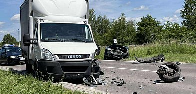 Wypadek na ul. Sienkiewicza! Droga zablokowana-97053