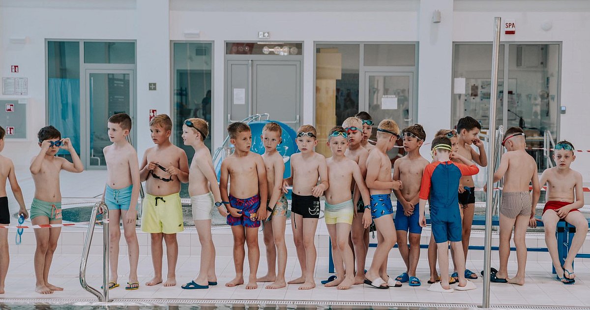 Mielecka pływalnia opanowana przez młodych mistrzów [FOTO] - HEJ.MIELEC.PL