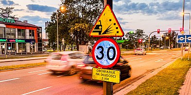 Uwaga kierowcy! Ruszyły naprawy dróg „na kamyczki”! -97412