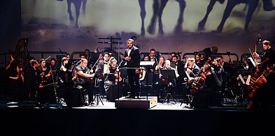 Filmowy finał symfoników. Zagrali w hali MOSiR [FOTO]-97455
