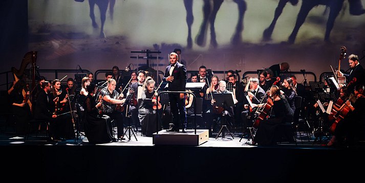 Filmowy finał symfoników. Zagrali w hali MOSiR [FOTO]