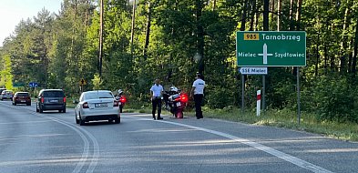 Motocyklista uderzył w drzewo przy obwodnicy-97463