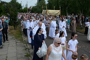 Nie wszyscy o tym wiedzą. Czy udział w procesji Bożego Ciała to obowiązek?-97568