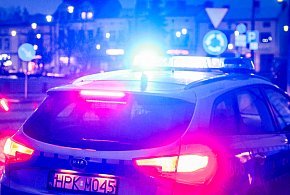 Policjant aresztowany za kradzieże i napaść!-97619