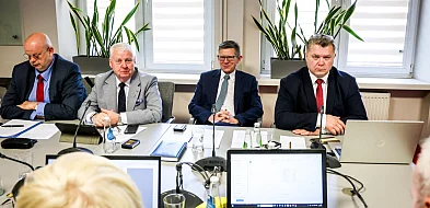 Znamy wynik głosowania nad wotum zaufania i absolutorium dla starosty-97683