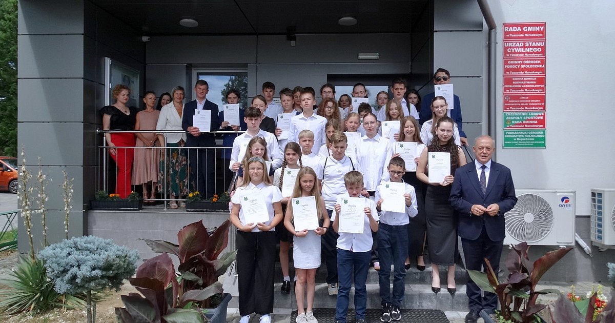 "Młodzi Wspaniali". Gmina wyróżniła uczniów - HEJ.MIELEC.PL