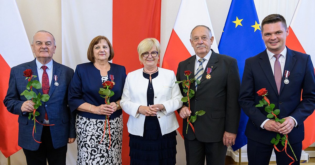 Mielczanie wśród odznaczonych przez wojewodę - HEJ.MIELEC.PL