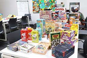 Ponad 100 planszówek w bibliotece. Dostępne za darmo!-97910