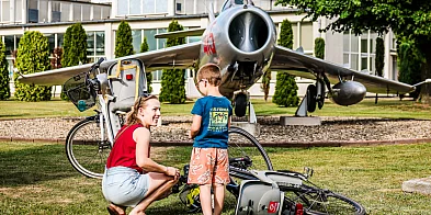 Tłumy zwiedzających podczas „Spaceru przez PZL Mielec” -97992