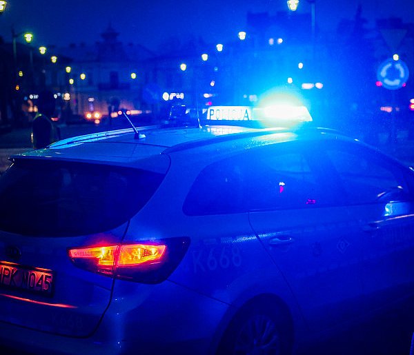 Służby w Galerii Navigator. Między sklepami ledwo przytomny nieletni-98006