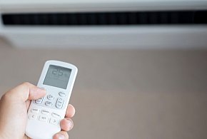 Chłodzisz się klimatyzacją? Oto, co najczęściej robią źle Polacy-98022