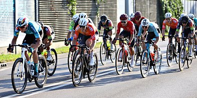 Kolarski peleton w centrum Mielca [FOTO]-98060