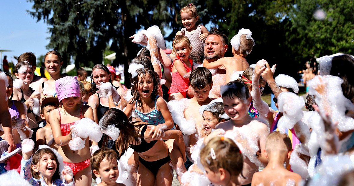 Rodzinne Powitanie Lata na mieleckich basenach [FOTO] - HEJ.MIELEC.PL