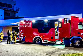 Groźna chemia przy lotnisku? Strażacy i policja w akcji-98070