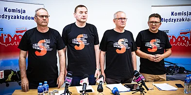 Unieważnienie przetargu na Blacki Hawki: protest Solidarności i polityków PiS -98076