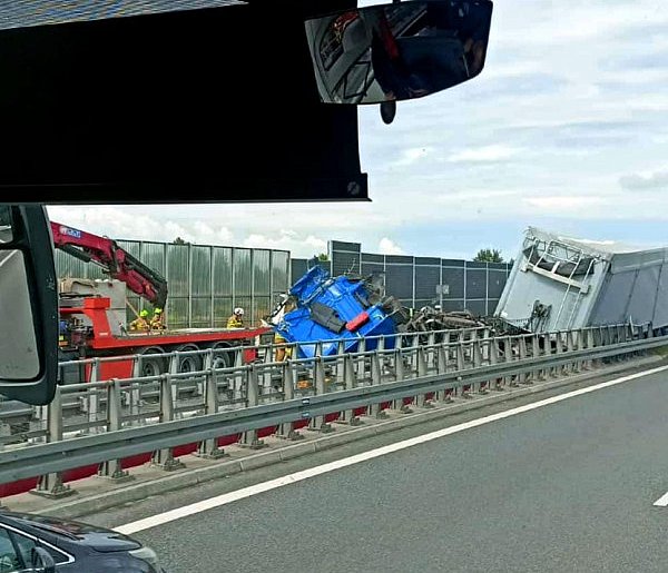 Poważny wypadek na autostradzie A4! Droga w stronę Mielca zablokowana-98226