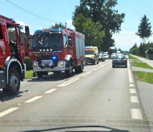 Zderzenie dwóch osobówek w Chorzelowie. Utrudnienia-98292