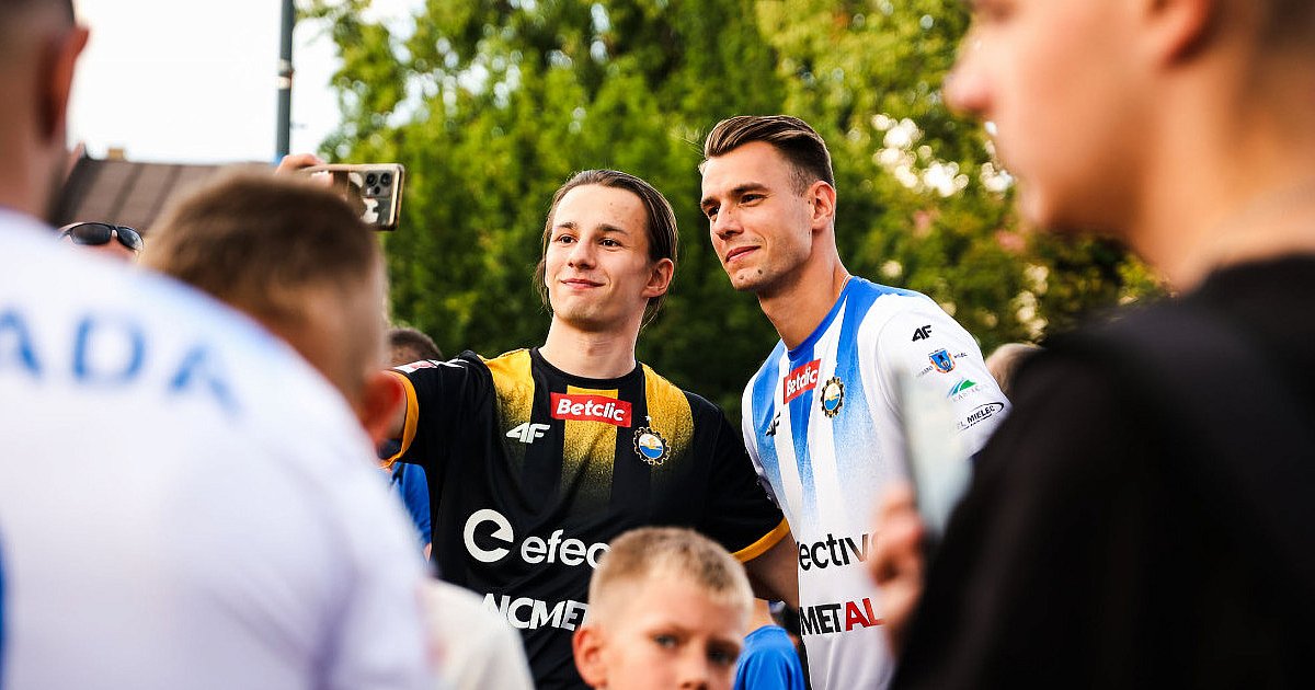 FKS Stal Mielec gotowa na nowy rozdział! Oto aktualny skład Biało-Niebieskich [KADRA, NUMERY] - HEJ.MIELEC.PL