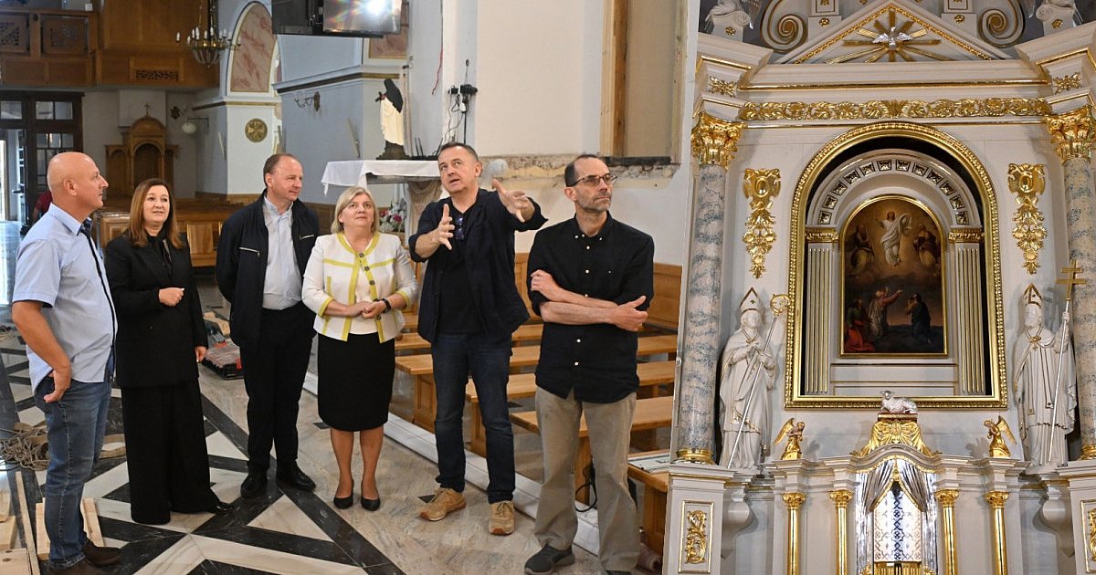 Finał prac przy ołtarzu głównym w Kościele pw. Przemienienia Pańskiego - HEJ.MIELEC.PL