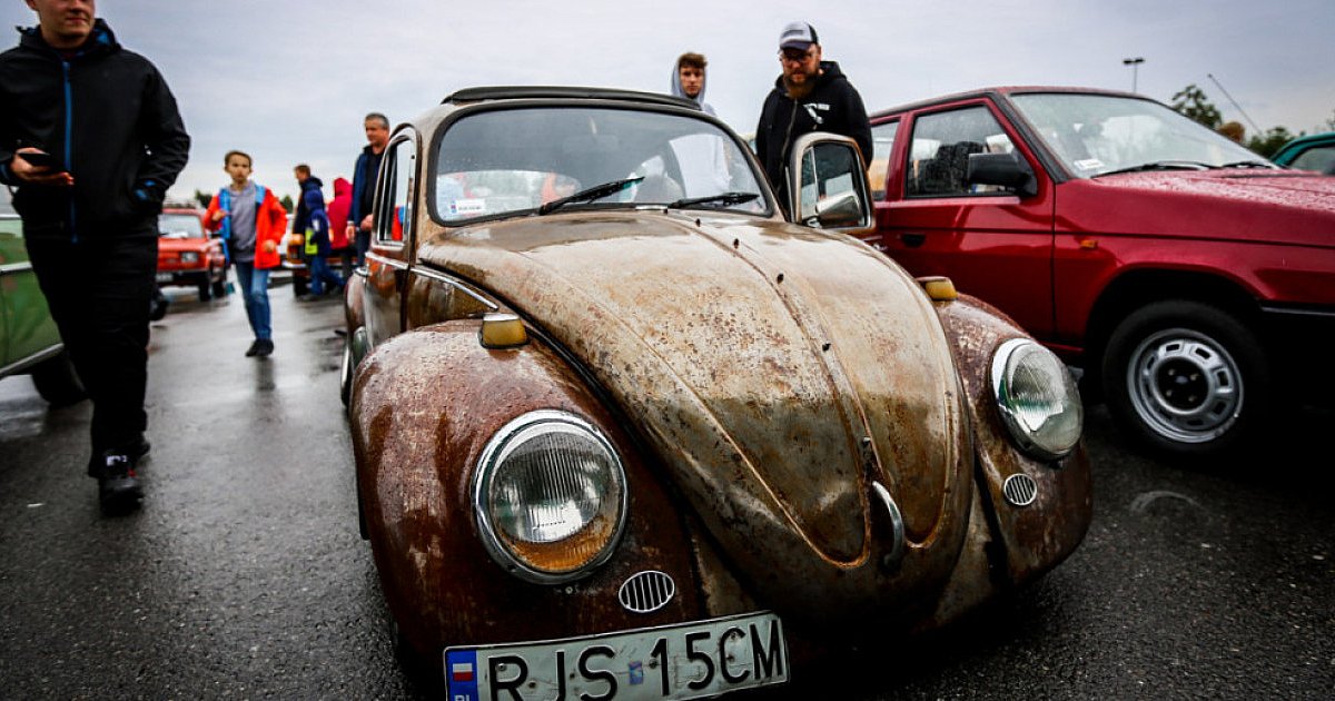 Zabytkowe samochody zawitają do Przecławia. Rajd ponownie na zamkowym dziedzińcu - HEJ.MIELEC.PL