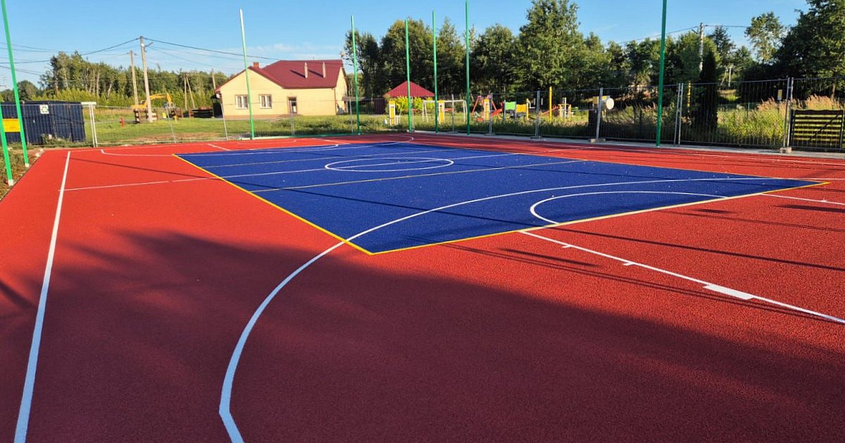 Nowe boisko sportowe prawie gotowe - HEJ.MIELEC.PL