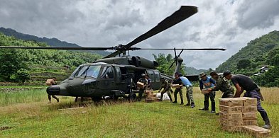 Śmigłowce z Mielca wspierają działania ratunkowe na Filipinach-98827