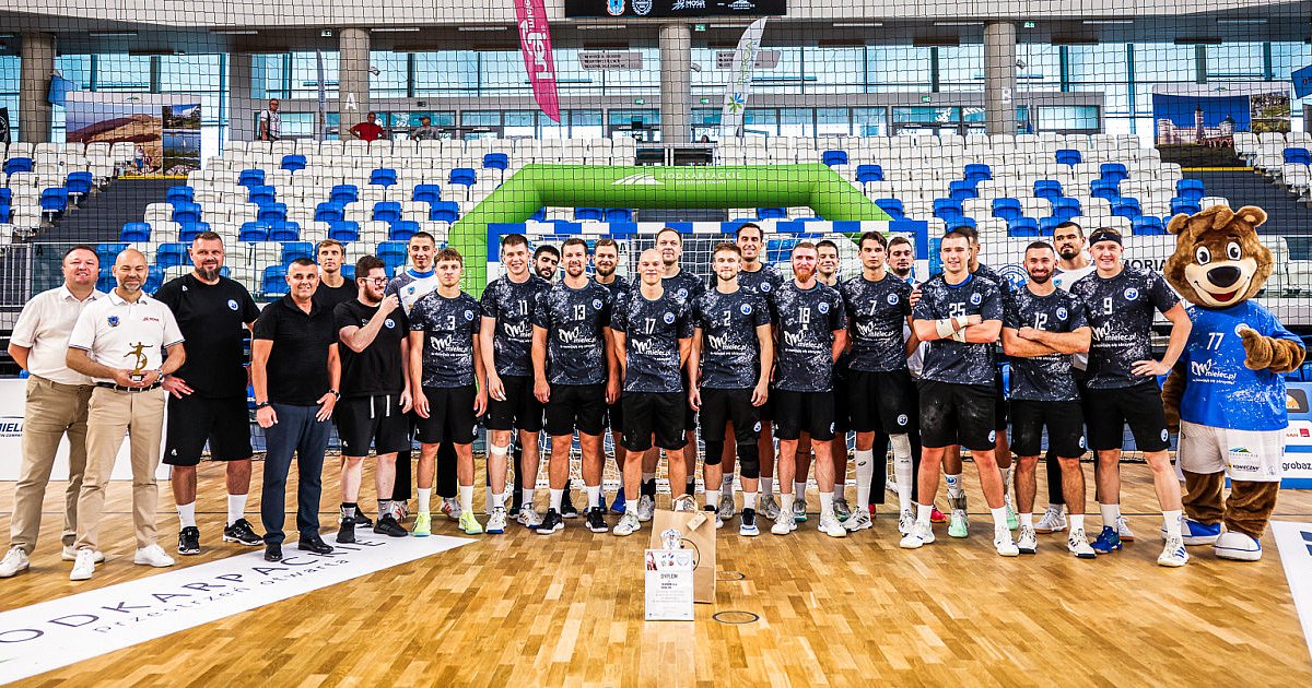 Handball Stal Mielec wygrywa Memoriał im. Antoniego Weryńskiego [FOTO] - HEJ.MIELEC.PL