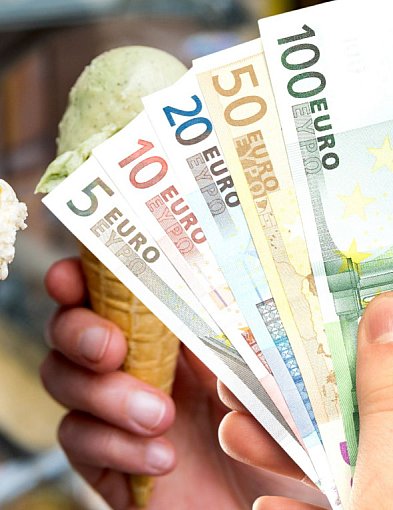 Afera KPO: u nas pół miliona na lodziarnie i catering?-99061
