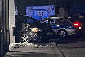 14-latek uciekał przed policją! Rozbił samochód matki-99087