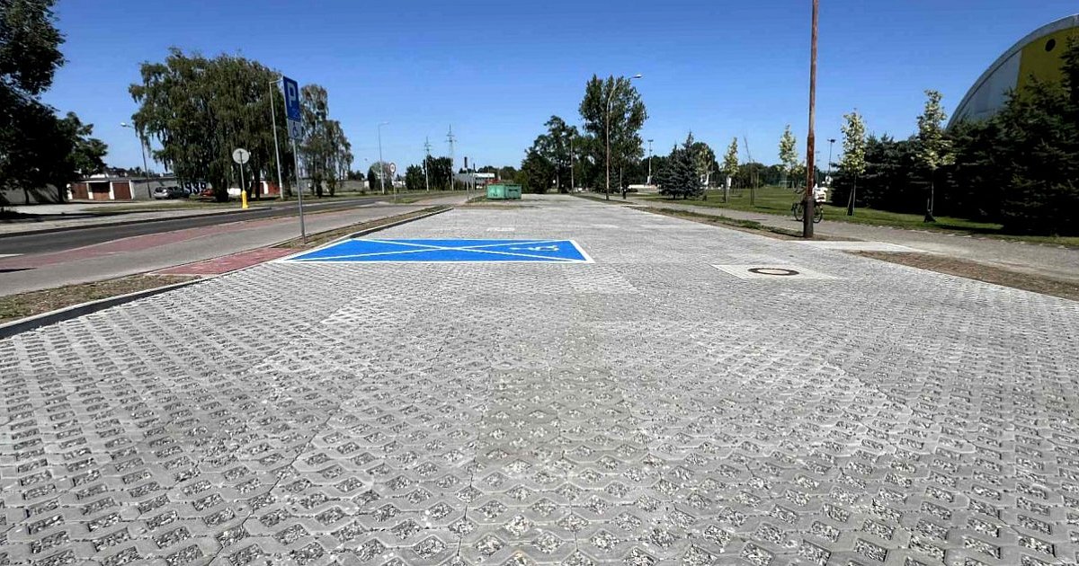 Parking przy Jagiellończyka gotowy - HEJ.MIELEC.PL