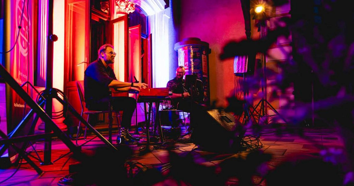 Plenerowe kino nieme z Orkiestrą Ludwika Sarskiego już w czwartek - HEJ.MIELEC.PL