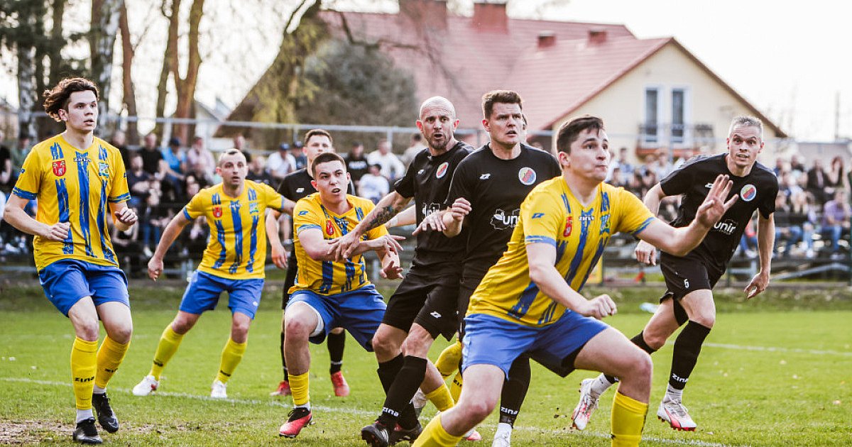 Piłkarski start sezonu w regionie - PUCHAR POLSKI 2025/2026 - HEJ.MIELEC.PL