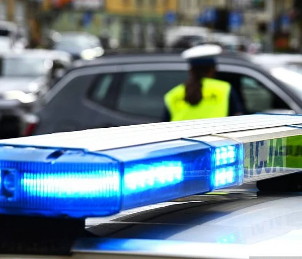 Długi weekend na drogach regionu: 12 wypadków-99294