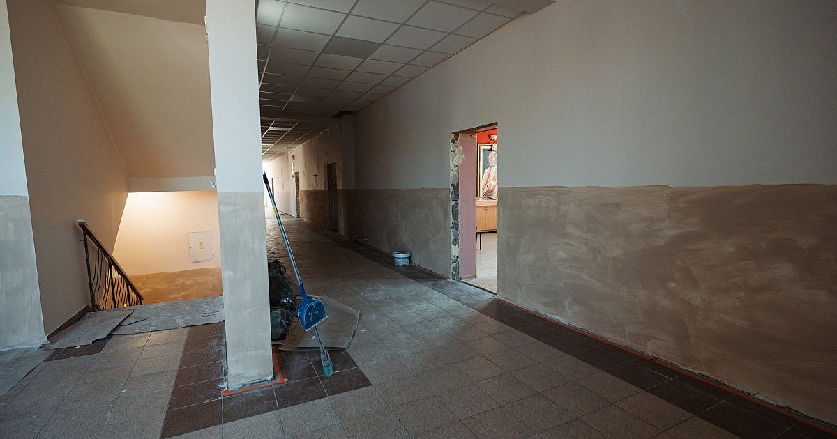 Trwa remont w Szkole Podstawowej w Dobryninie - HEJ.MIELEC.PL