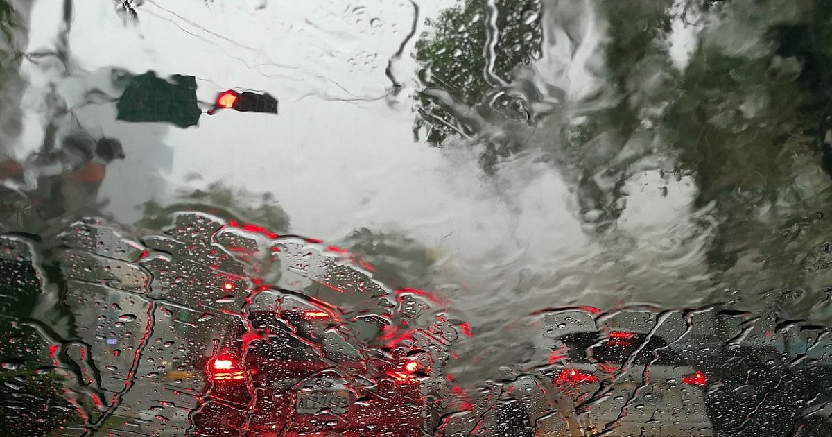 Pogodowe ostrzeżenie. Idą burze z silnym deszczem - HEJ.MIELEC.PL