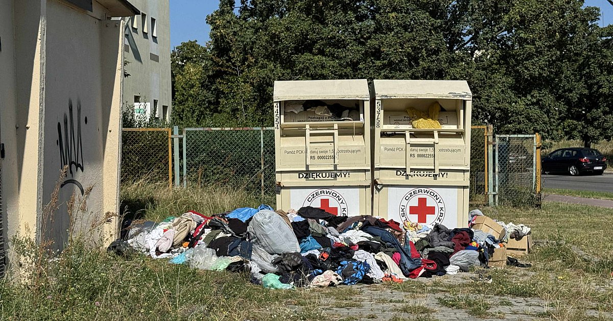 Koniec z przepełnionymi pojemnikami na odzież w Mielcu - HEJ.MIELEC.PL
