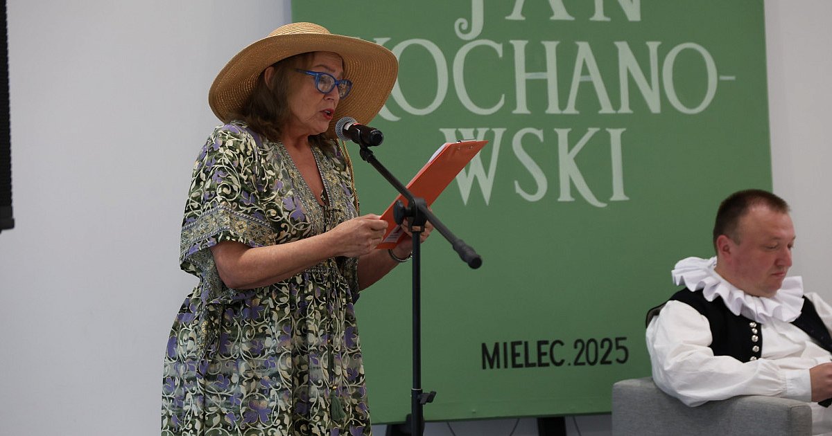 Narodowe Czytanie Kochanowskiego w miejskiej bibliotece [FOTO] - HEJ.MIELEC.PL